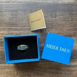Vintage Heidi Daus Blue Crystals and Gold-Tone Brass Band Ring Size 7